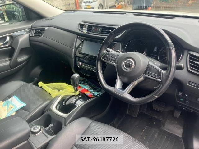 Nissan X-TRAIL 2018-02 7061512-8