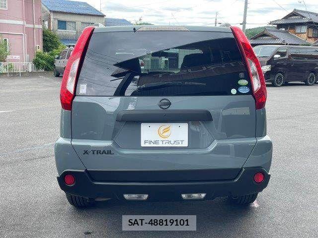 Nissan X-TRAIL 2011-08 7227580-24