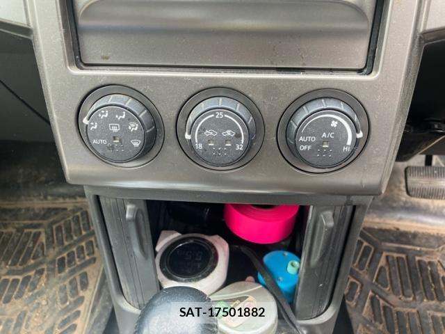 Nissan X-TRAIL 2003-06 7227562-16