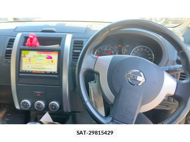 Nissan X-TRAIL 2011-08 7227577-15