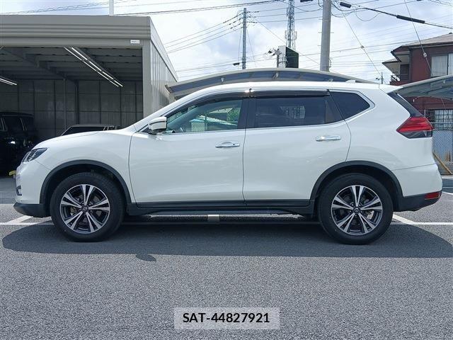 Nissan X-TRAIL 2018-09 7227633-10