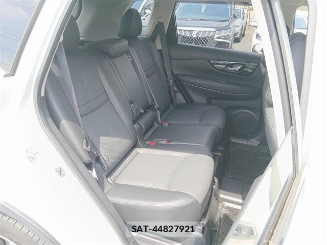 Nissan X-TRAIL 2018-09 7227633-15