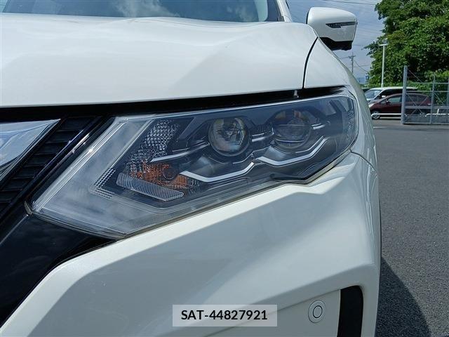 Nissan X-TRAIL 2018-09 7227633-26