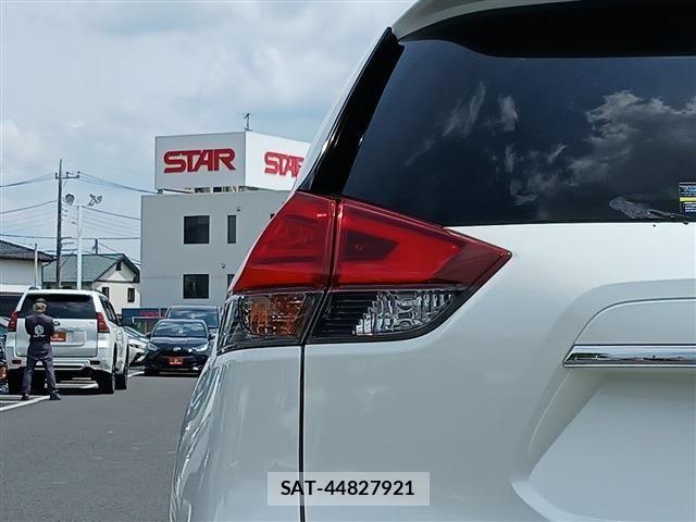 Nissan X-TRAIL 2018-09 7227633-27