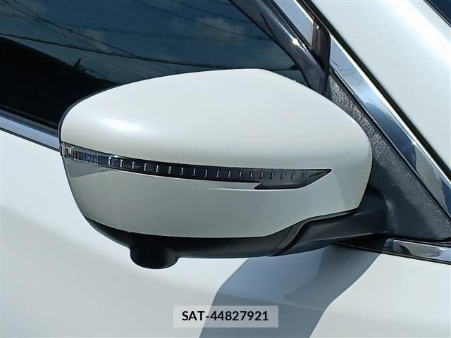 Nissan X-TRAIL 2018-09 7227633-28