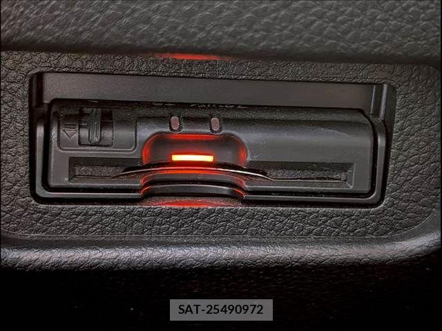 Nissan X-TRAIL 2013-08 7252942-7