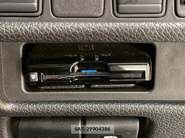 Nissan X-TRAIL 2015-10 7252938-11