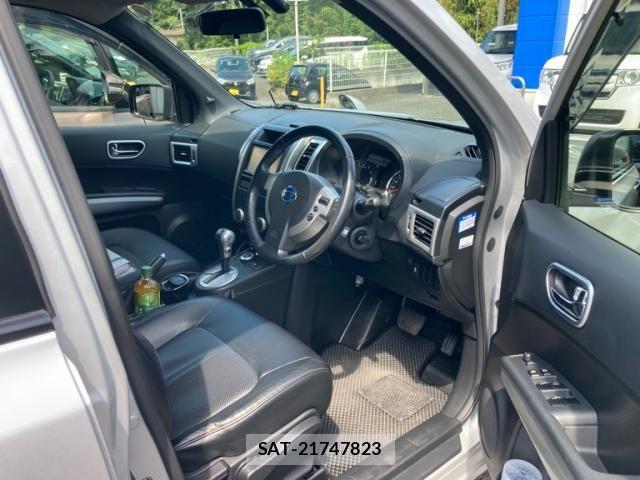Nissan X-TRAIL 2013-09 7331440-10