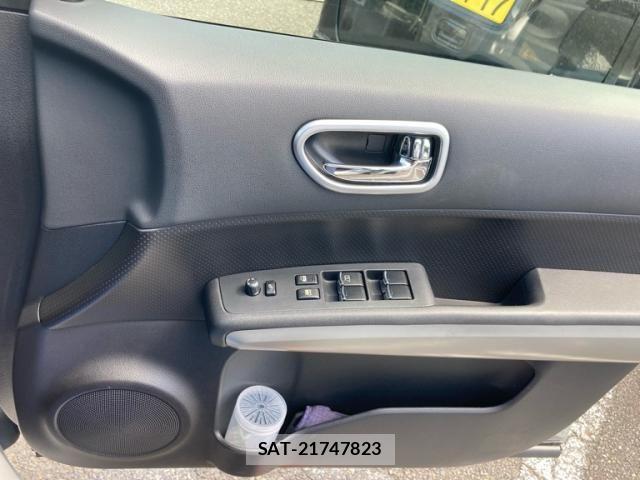 Nissan X-TRAIL 2013-09 7331440-17