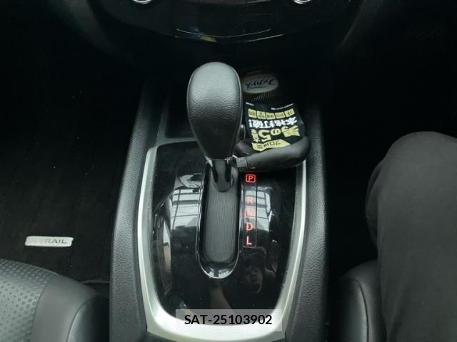 Nissan X-TRAIL 2015-08 7331442-19