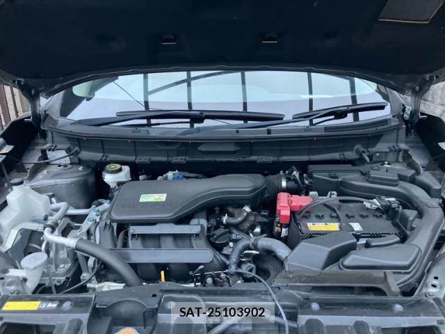 Nissan X-TRAIL 2015-08 7331442-25