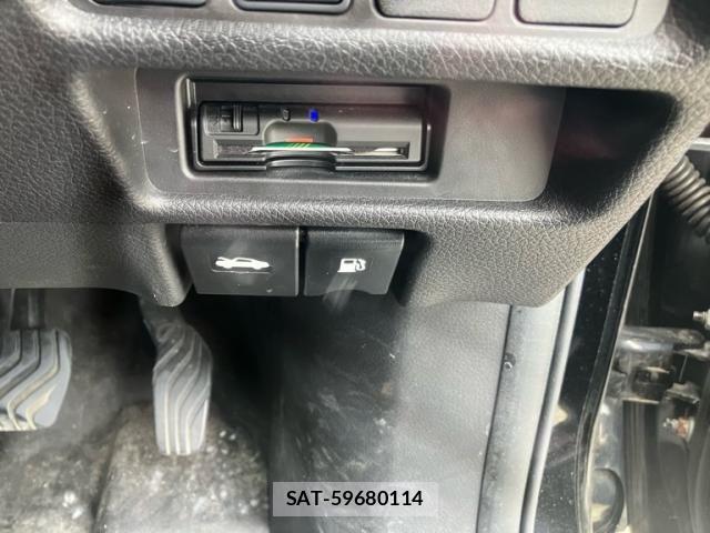 Nissan X-TRAIL 2018-09 7331432-16