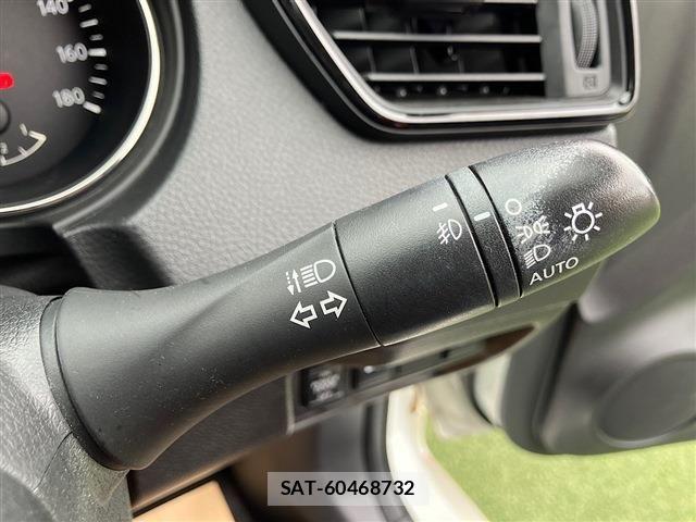 Nissan X-TRAIL 2018-11 7360608-23