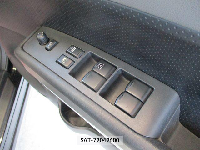 Nissan X-TRAIL 2009-11 7360620-14