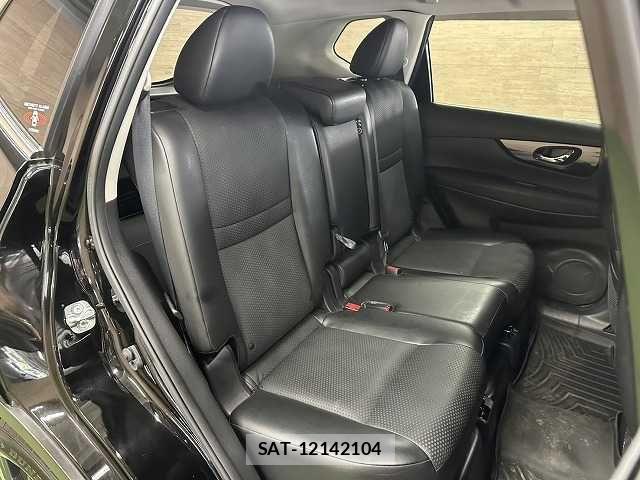 Nissan X-TRAIL 2018-06 7360602-9