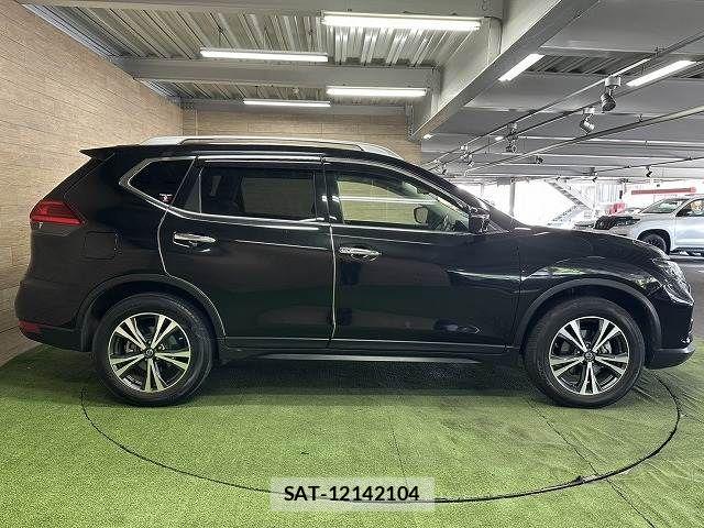 Nissan X-TRAIL 2018-06 7360602-17