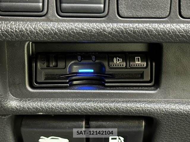Nissan X-TRAIL 2018-06 7360602-7