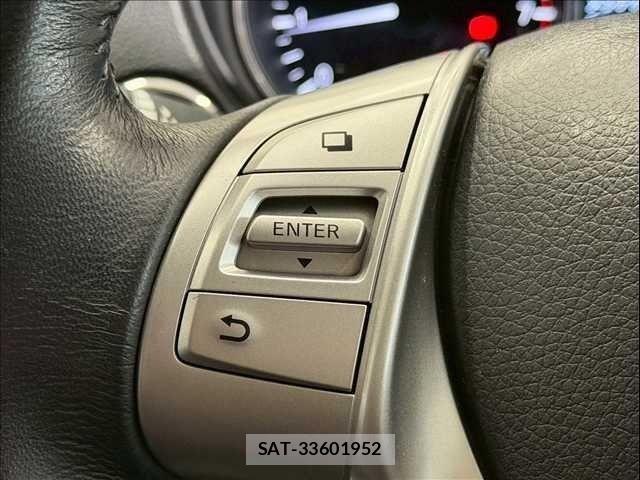 Nissan X-TRAIL 2015-11 7360613-13