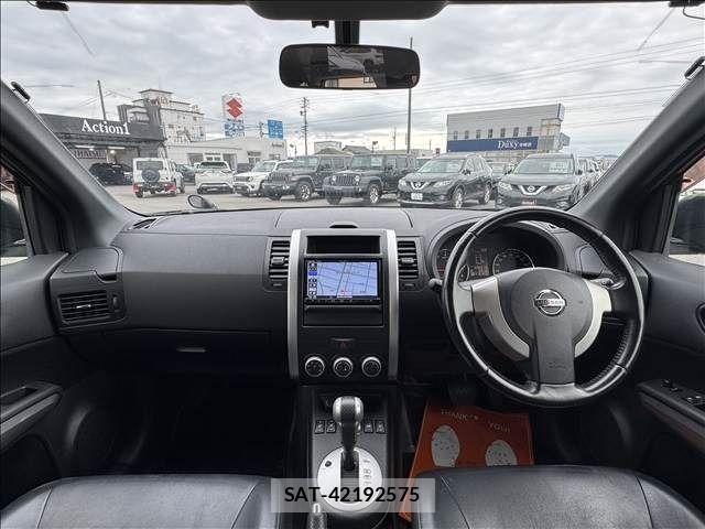 Nissan X-TRAIL 2011-02 7360612-1