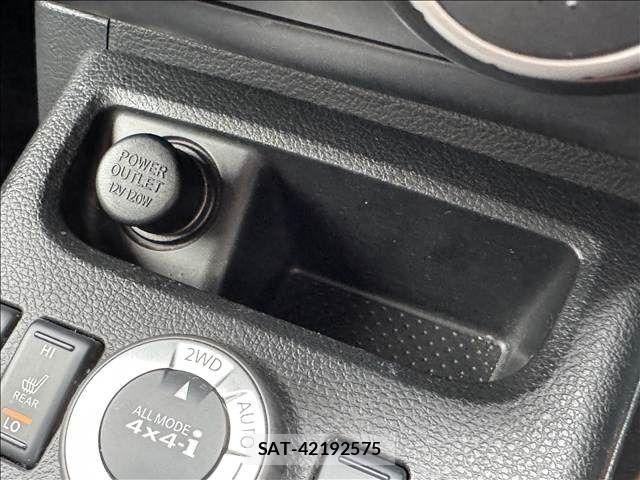 Nissan X-TRAIL 2011-02 7360612-21