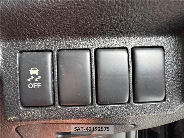Nissan X-TRAIL 2011-02 7360612-25