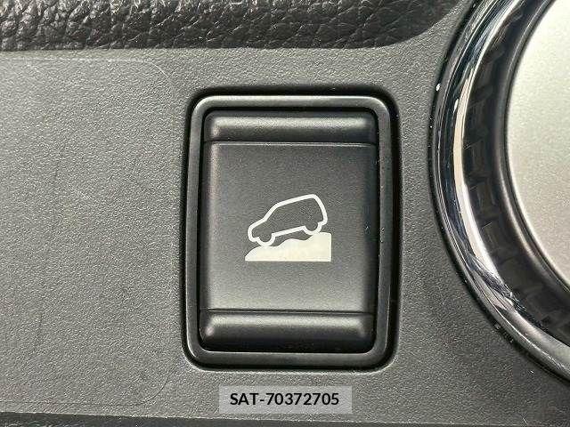 Nissan X-TRAIL 2019-08 7360599-10