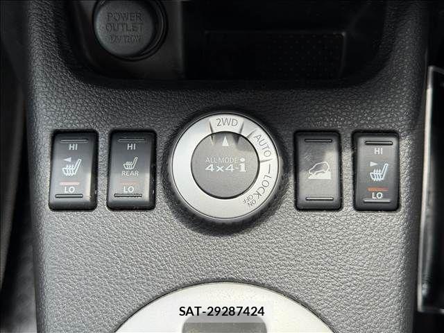 Nissan X-TRAIL 2011-08 7459053-3