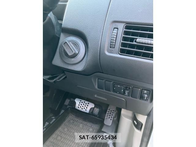 Nissan X-TRAIL 2005-06 7459088-18