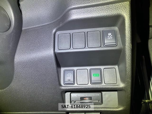 Nissan X-TRAIL 2015-01 7459056-17