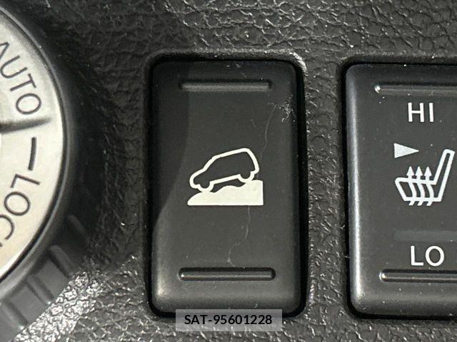 Nissan X-TRAIL 2011-06 7459068-5