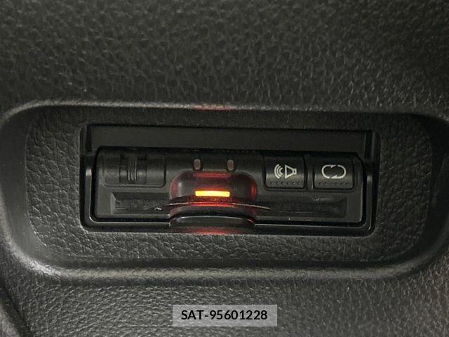 Nissan X-TRAIL 2011-06 7459068-6