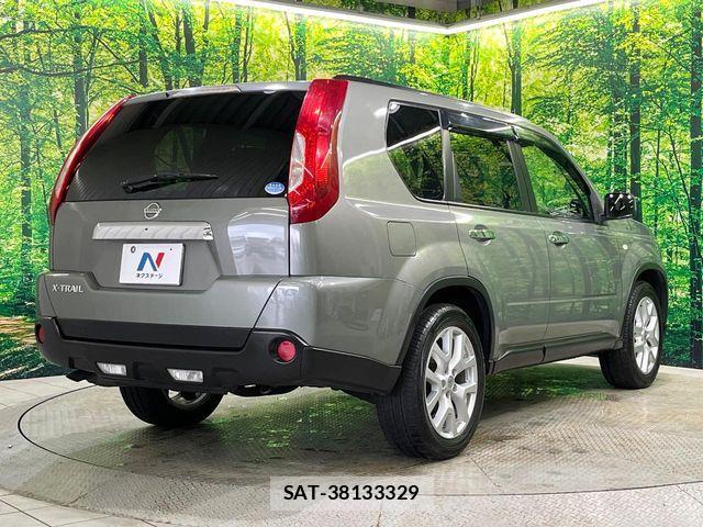 Nissan X-TRAIL 2013-06 7459055-17
