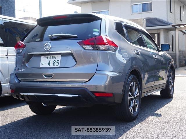 Nissan X-TRAIL 2017-12 7459054-3