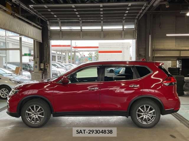 Nissan X-TRAIL 2017-09 7510547-3