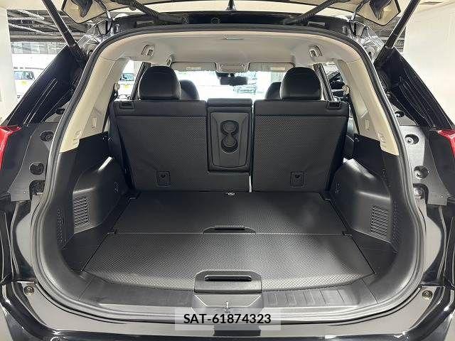 Nissan X-TRAIL 2018-05 7504000-12