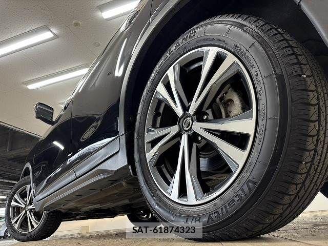Nissan X-TRAIL 2018-05 7504000-18