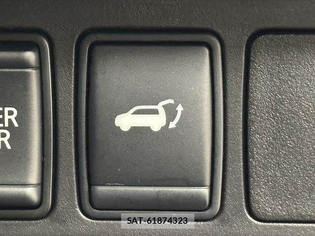 Nissan X-TRAIL 2018-05 7504000-8