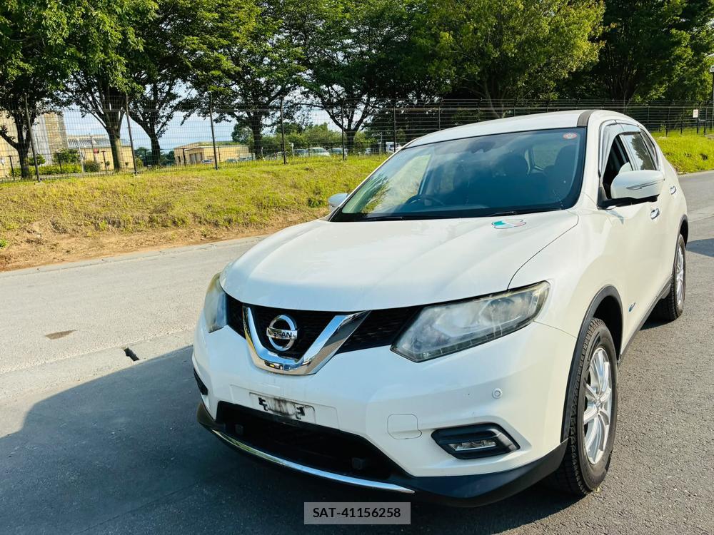 Nissan X-TRAIL 2016-06 7471395-0