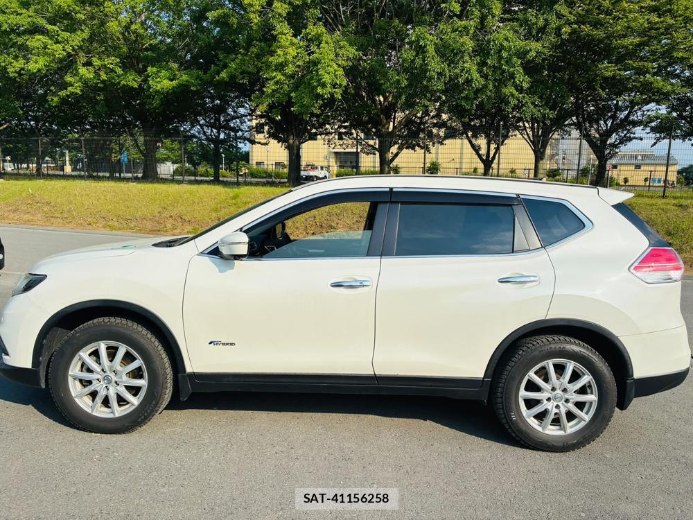 Nissan X-TRAIL 2016-06 7471395-1