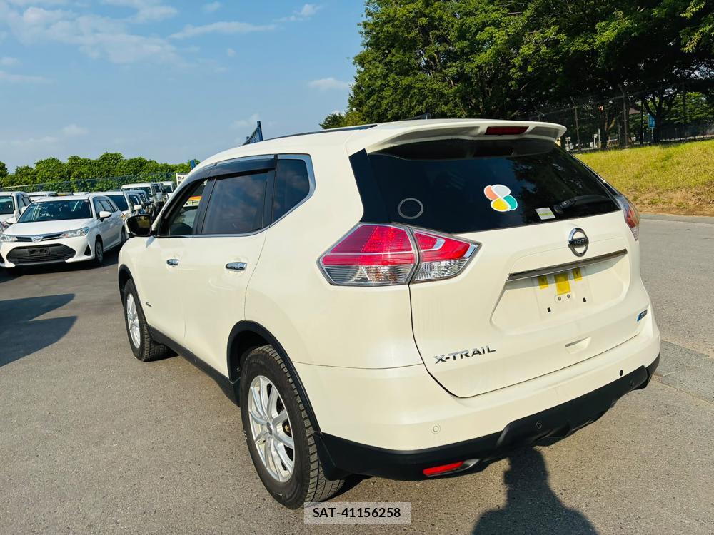 Nissan X-TRAIL 2016-06 7471395-2