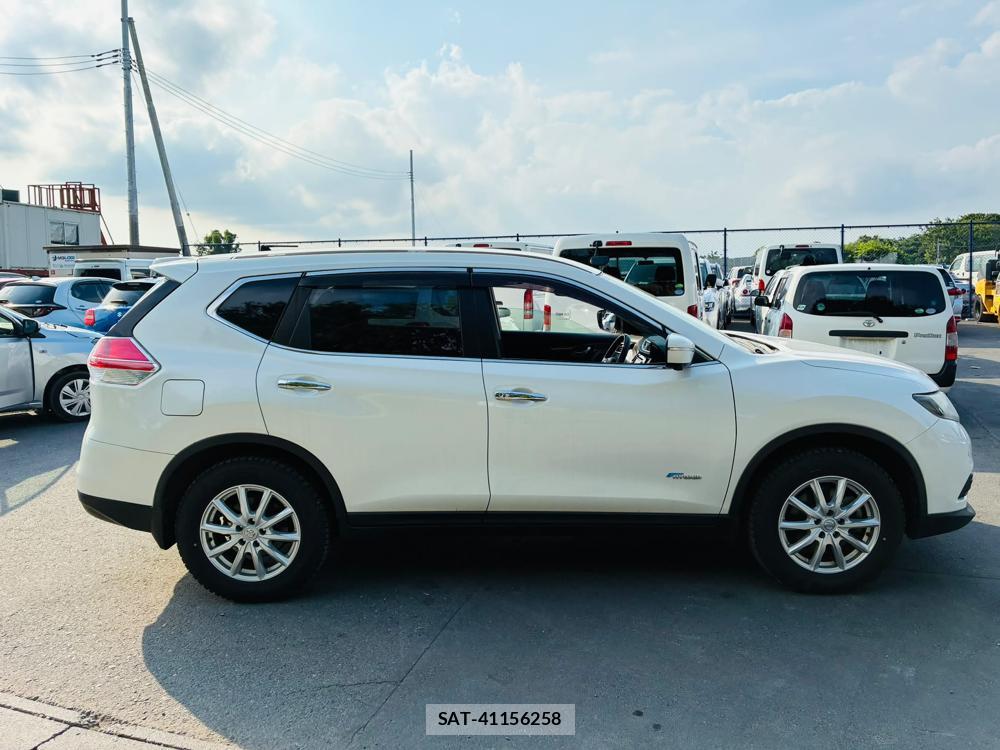 Nissan X-TRAIL 2016-06 7471395-5