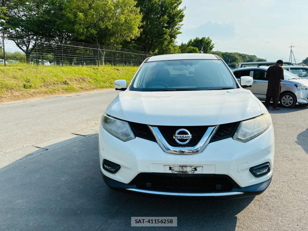 Nissan X-TRAIL 2016-06 7471395-7