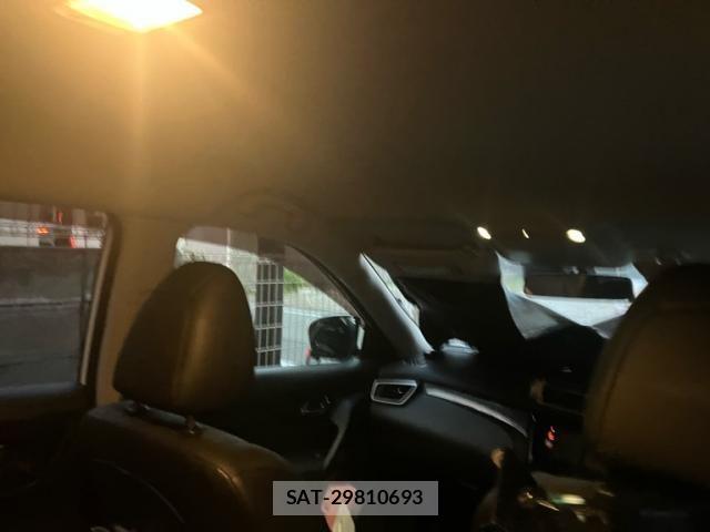Nissan X-TRAIL 2015-11 7563118-9