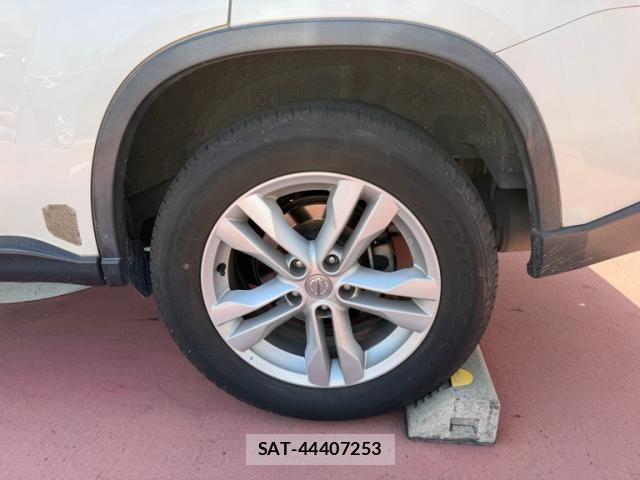 Nissan X-TRAIL 2011-09 7563122-10