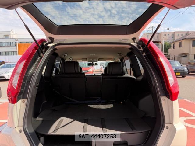 Nissan X-TRAIL 2011-09 7563122-7