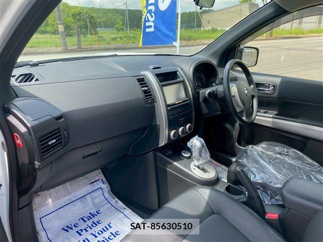 Nissan X-TRAIL 2013-07 7563119-14