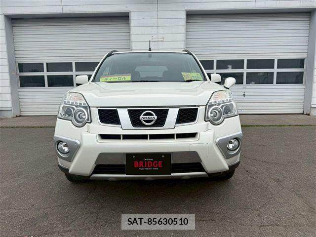 Nissan X-TRAIL 2013-07 7563119-1