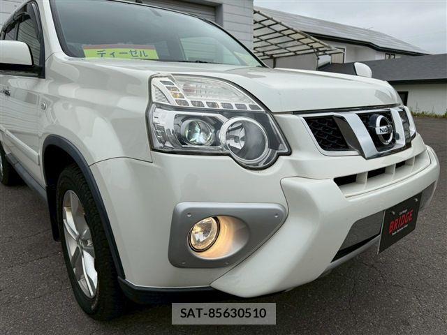 Nissan X-TRAIL 2013-07 7563119-8