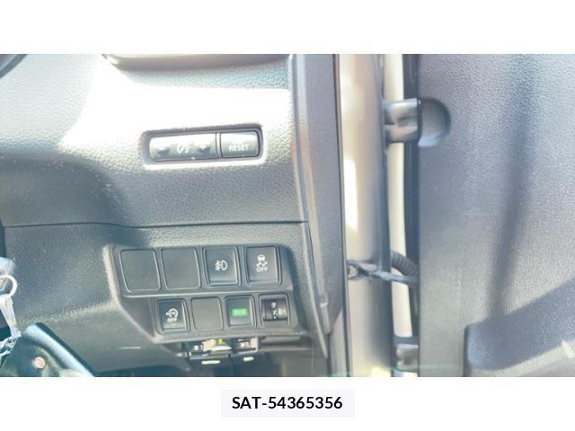 Nissan X-TRAIL 2015-10 7621553-11