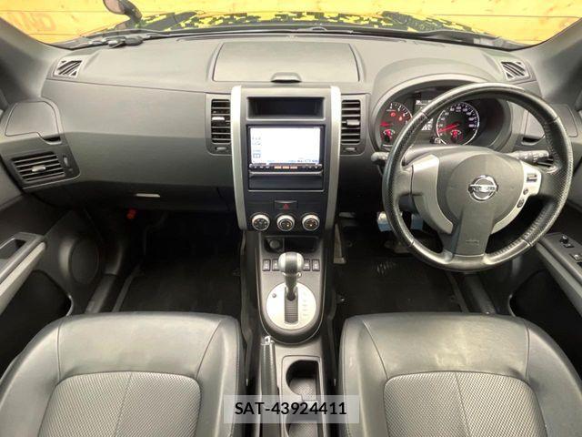 Nissan X-TRAIL 2013-08 7621547-1